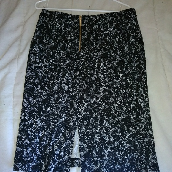Skirt - Picture 2 of 2